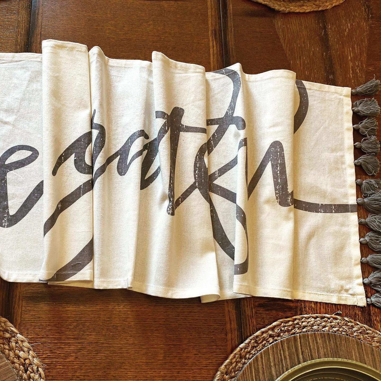"Be Grateful" Table Runner